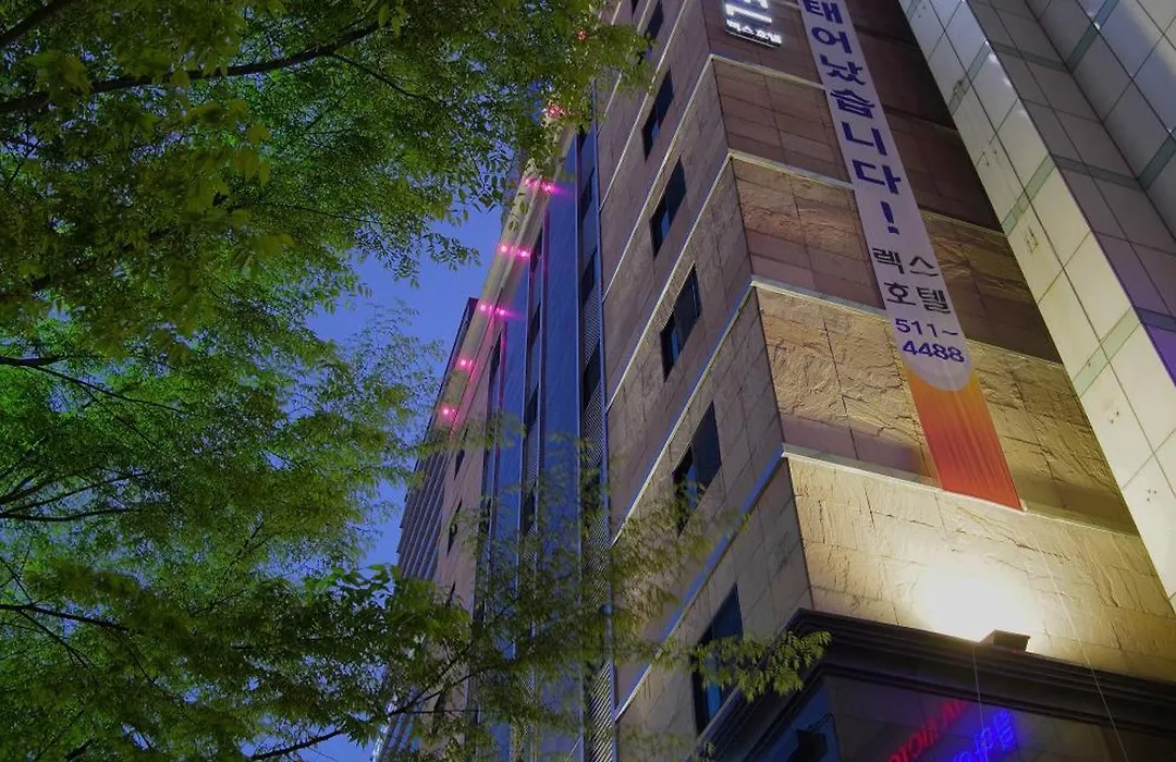 Lex Tourist Hotel-1